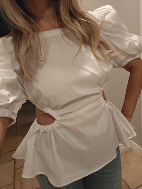 Women’s ASTR White Puff Sleeve Cutout Peplum Top
